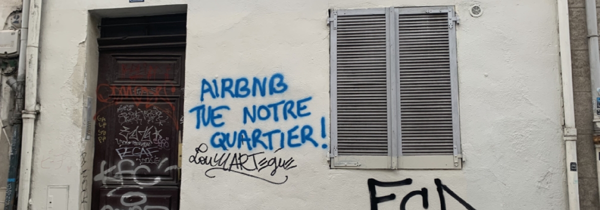 « Airbnb tue nos quartiers ! » : face aux touristes, le ras-le-bol des Marseillais